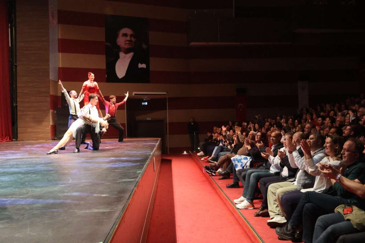 70’ler ve 80’lerin Unutulmaz Melodileri Muğla’da Yankılandı 4